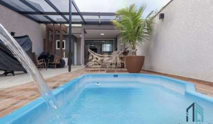 Casa Mobiliada, 03 quartos c/suíte, piscina, área de lazer, em Matinhos PR