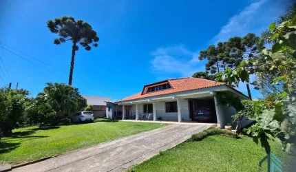 Casa Semi mobiliada, 04 quartos c/suíte, área de lazer, em Fazenda Rio Grande PR