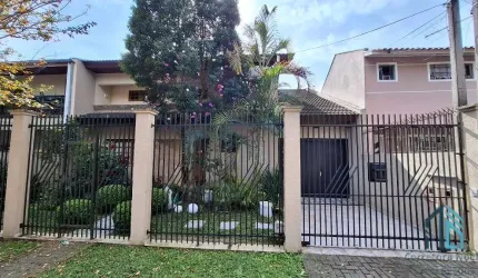 Sobrado padrão com edícula, 03 quartos com suíte, 05 vagas no Bairro Fanny em Curitiba PR