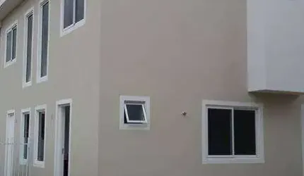 Sobrado com 2 dormitórios à venda, 94 m² por R$ 470.000,00 - Uberaba - Curitiba/PR