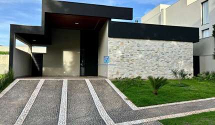 Casa térrea á venda no Condomínio Terras de Siena