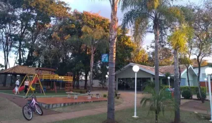 Casa a venda em Condomínio Ouro Verde. 3 dormitórios com 1 s
