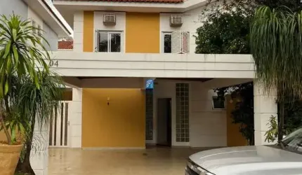 Sobrado a venda com 4 dormitórios sendo 1 suíte Condomínio S