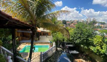 Casa com 6 quartos à venda em Belo Horizonte