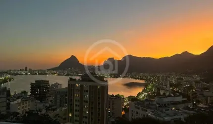 Cobertura Triplex com 4 Suítes à venda no Humaitá - Rio de Janeiro/RJ, Zona Sul