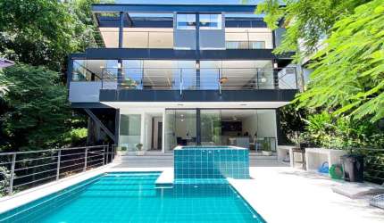Casa Duplex Contemporânea à venda no Jardins do Itanhangá com 5 Suítes e 2 Vagas.