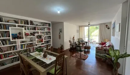 Apartamento de Andar Alto com Linda Vista e 2 Quartos à venda em Laranjeiras.
