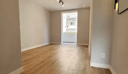 Apartamento de Andar Baixo à venda em Botafogo com 3 Quartos e 3 Banheiros.