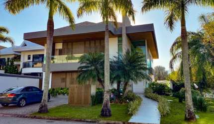 Casa Tríplex de 550m² com 5 Suítes e 4 Vagas à venda no Del Lago Barra da Tijuca