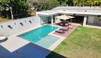 Casa Duplex à venda no Novo Leblon com 6 Suítes, 10 Banheiros e 1000m²