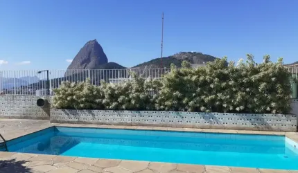 Cobertura à venda localizado na Praia do Flamengo, 4 Quartos; 1 suite; 2 Vagas. Bairro Flamengo.