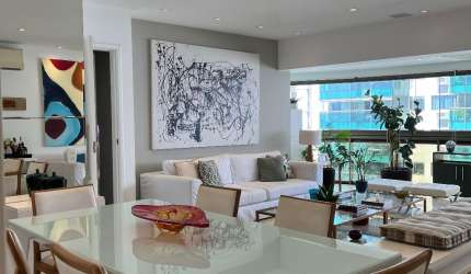 Apartamento reformado com Vista Mar e 3 Quartos à venda no Palais de Nice Barra da Tijuca