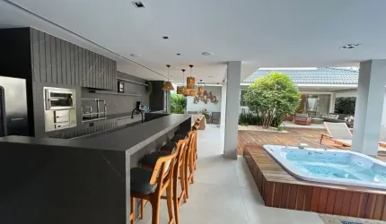 Casa em Condomínio com 5 quartos para alugar na Barra da Tijuca, Condomínio Del lago, 5 suites, 5 vagas, Avenida Raquel de Queiroz