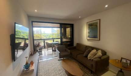 Apartamento Reformado com 2 Quartos no Alfa Barra 2