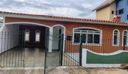 Linda casa em Lindóia