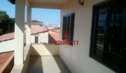 CASA SOBRADO COM SALÃO NE PARTE INFERIOR NO BAIRRO IPIRANGA.