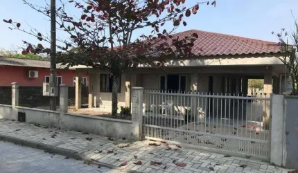 Casa para Venda em Guaramirim / SC no bairro Corticeira