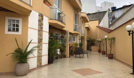 Casa em condomínio à venda na Vila Bertioga. 3 dormitórios. 3 vagas de garagem