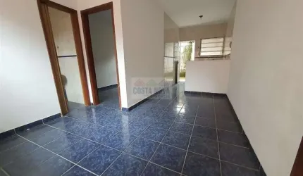 Casa em condomínio térrea, 1 quarto, 1 banheiro, 1 vaga de garagem no bairro Aviação.