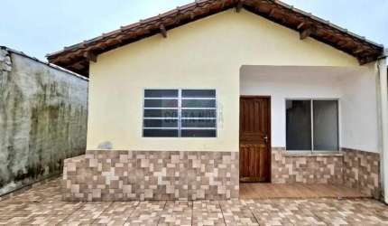 Casa de 3 quartos, 1 banheiro, 3 vagas de garagem no bairro Samambaia.