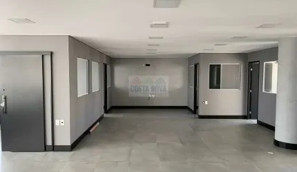 Excelente conjunto comercial para venda em rua particular com entrada e saída para a Av. Ipiranga.