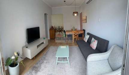Apartamento com 57m², 1 suíte, sala, cozinha, 1 vaga. A uma quadra da praia