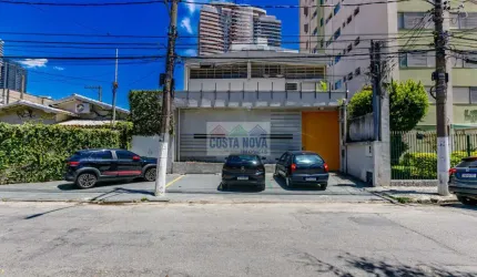 Imóvel de esquina no Jardim das Acácias. Frente de 22 m para Rua Raposo Tavares. AU: 330, AT 427 m²