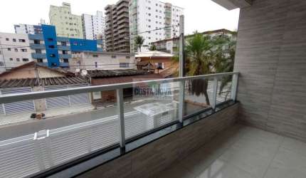 Casa de condomínio sobreposta alta 2 quartos e varanda na Tupi