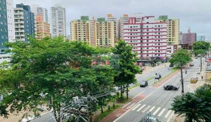 Apartamento à venda com 2 dormitórios, 1 vaga com  96m² no Canto do Forte a 100 metros do mar