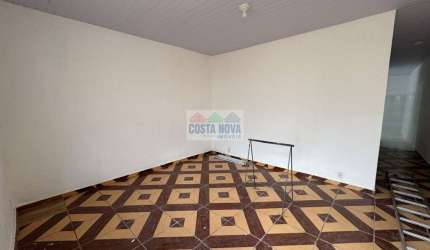 Casa com 70 metros quadrados localizada na Rua Amauri Durval.