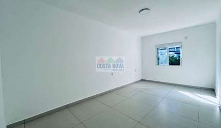 Ótimo apartamento de 2 quartos sendo 1 suíte, reformado, amplo e iluminado no coração do Gonzaga!