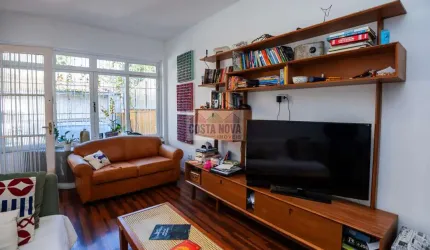 Sobrado à venda com 154m², 1 vaga, varanda, 1 Suíte, Jacuzzi no Jardim Paulistano