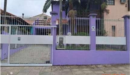 Casa com 3 dormitórios para alugar, 172 m² por R$ 4.679,00/mês - Cavalhada - Porto Alegre/RS