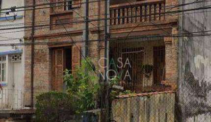 Sobrado no Bairro Embaré
