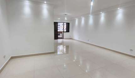 Apartamento a Venda com 3 dormitórios e 2 vagas no Gonzaga em Santos/SP