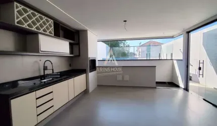 Casa Sobreposta Alta a Venda com 290m², 4 Suítes, 2 vagas no Embaré em Santos