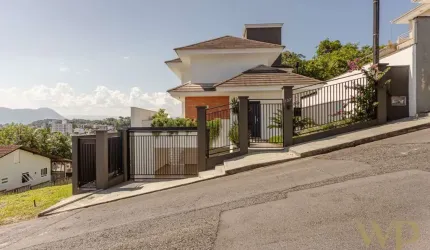 Casa com 4 quartos à venda na Paulo Ponick, 107, Saguaçu, Joinville por R$ 2.590.000