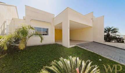 Casa com 3 quartos à venda na Rua Xaxim, 913, Iririú, Joinville por R$ 900.000