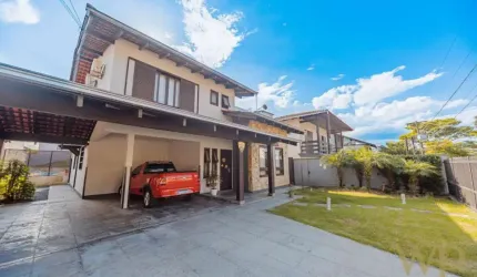 Casa com 4 quartos à venda na Rua Wolfgang Amon, 205, Costa e Silva, Joinville por R$ 1.490.000