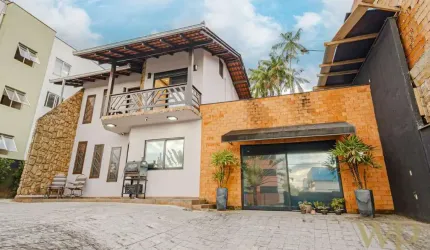 Casa com 2 quartos à venda na Rua Piratuba, 298, Iririú, Joinville por R$ 1.400.000