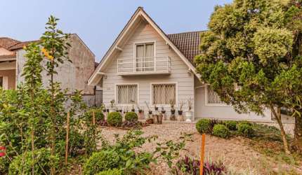 Casa com 2 quartos à venda na Rua Caxias do Sul, 210, Anita Garibaldi, Joinville por R$ 1.900.000