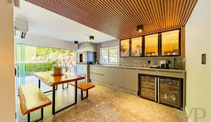 Casa com 3 quartos à venda na Rua Orleans, 864, América, Joinville por R$ 4.700.000