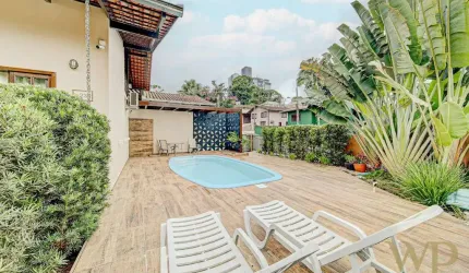 Casa com 4 quartos à venda na Rua São Roque, 239, Floresta, Joinville por R$ 1.160.000