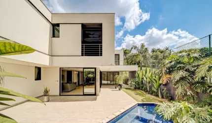 Casa com 5 quartos à venda na Rua Orleans, 1500, América, Joinville por R$ 5.950.000