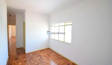 Casa assobradada, imediação do metro Jabaquara, facil acesso a transportes