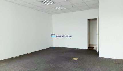 Conjunto comercial 43m²  para locação em Moema Índios, 1 vaga