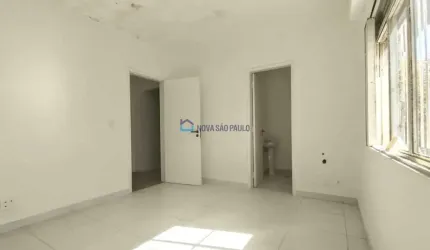 Sobrado comercial com 10 salas, 5 vagas de garagem/Vila Cordeiro