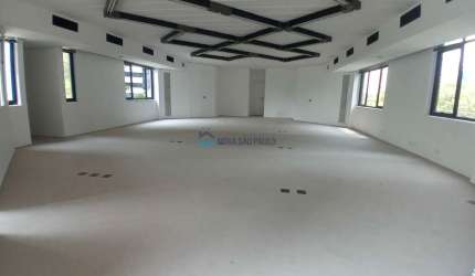 Edifício Comercial de 140m² de área com 2 banheiros, 2 vagas e copa