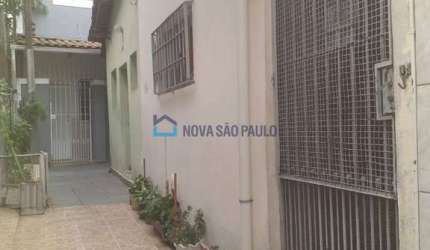Casa de Vila, perto ao Bombeiros otima localização!!!
