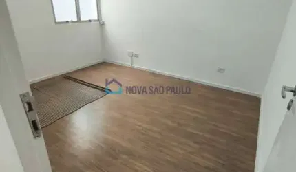 Imóvel comercial com 04 salas e 02 banheiros.